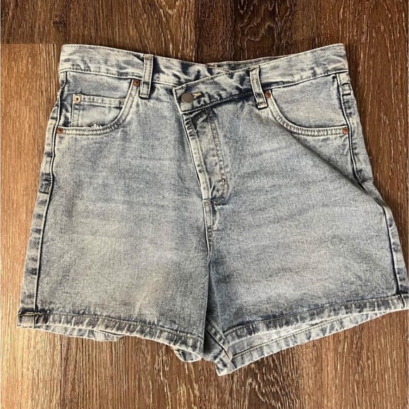 ReUsed denim shorts - Picture 1 of 3